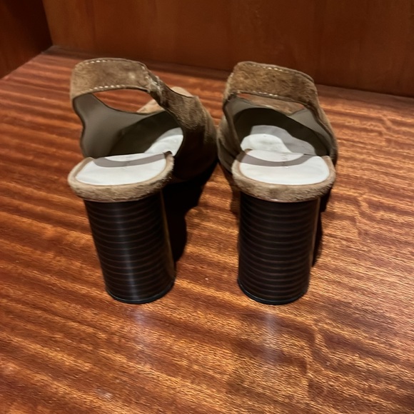 Gorgeous suede Loeffler Randall 3 inch designer heels - Picture 4 of 5